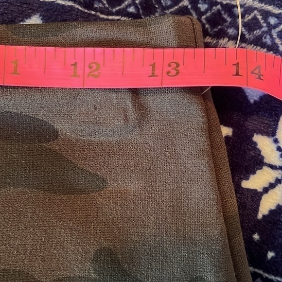 NWT! Sanctuary Camo Black and Grey Skirt, Size XS. - Picture 4 of 6